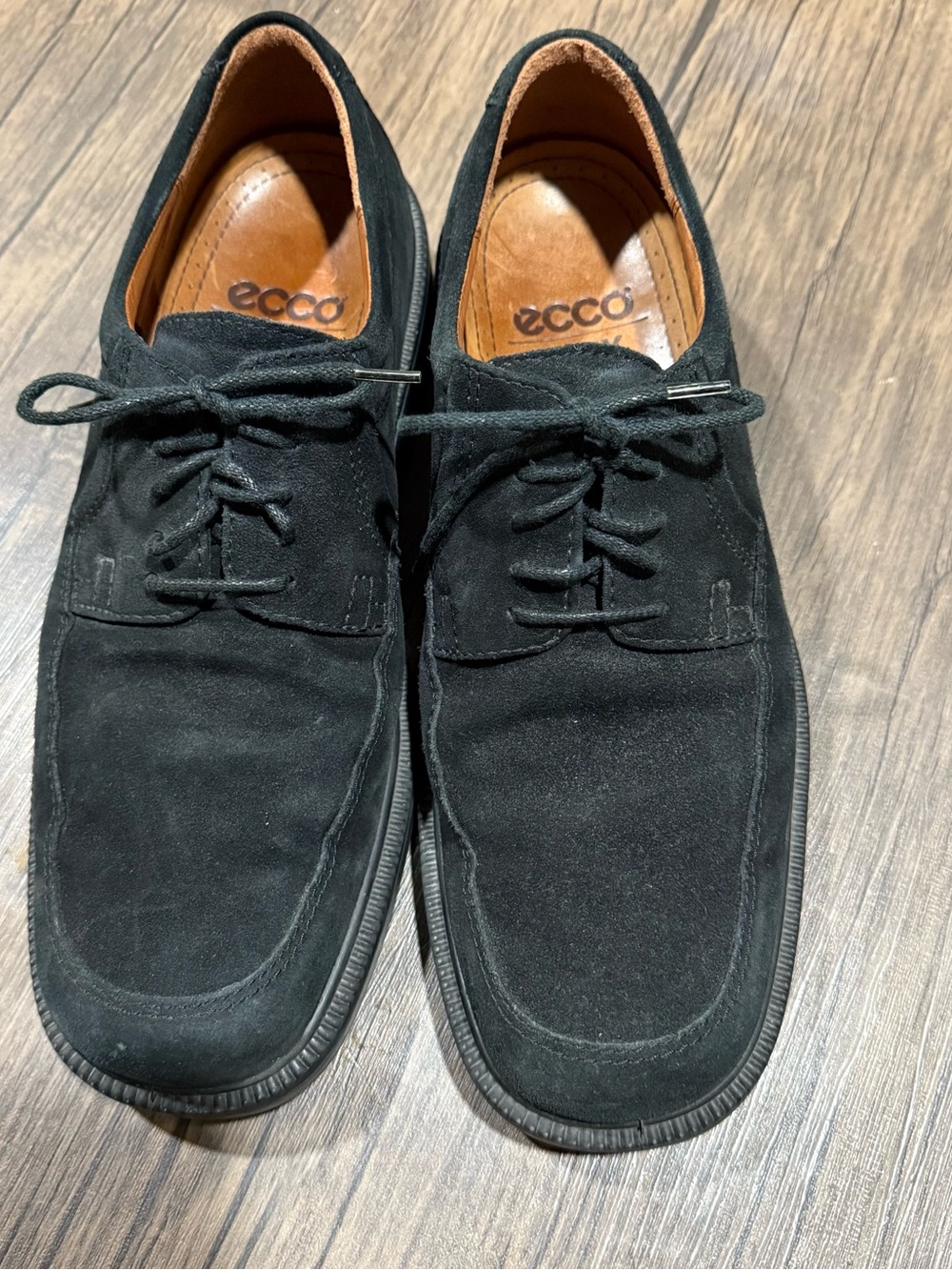 Ecco Black Suede Men’s Chukka Lace-Up shoes